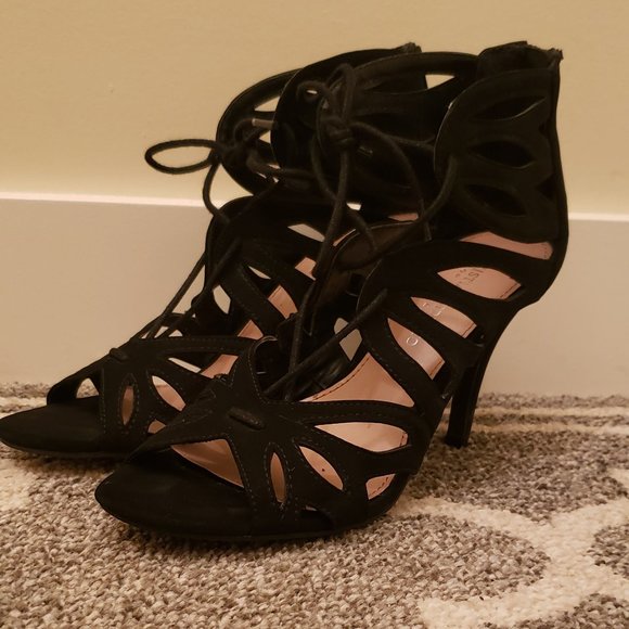 Black Velvet Heels Size 7 - Picture 2 of 6